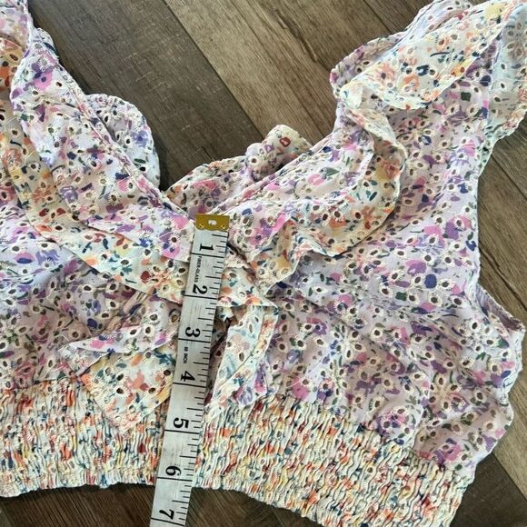 Storia floral crop top size m and bottom size L
Floral set - Picture 8 of 10